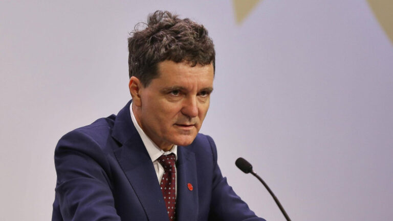 Președintele României propune implicarea serviciilor de informații în combaterea corupției, cu limite clare