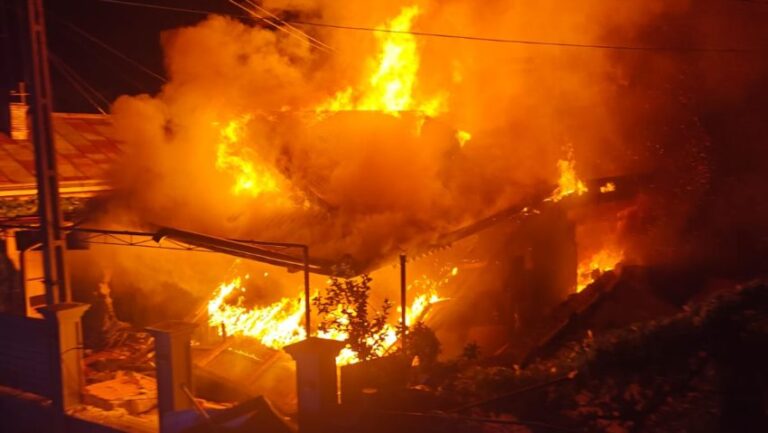 Incendiu devastator la o brutărie din Lunca de Sus: pagube semnificative și intervenție rapidă a pompierilor