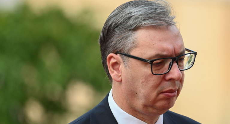 Aleksandar Vučić și-a dat demisia din funcția de președinte al Serbiei