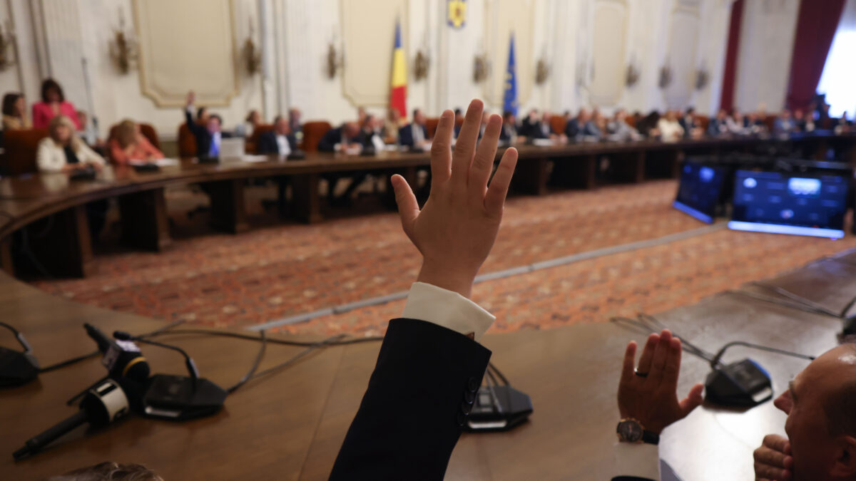 Audierile miniștrilor lui Siegfried Mureșan continuă azi la Parlament