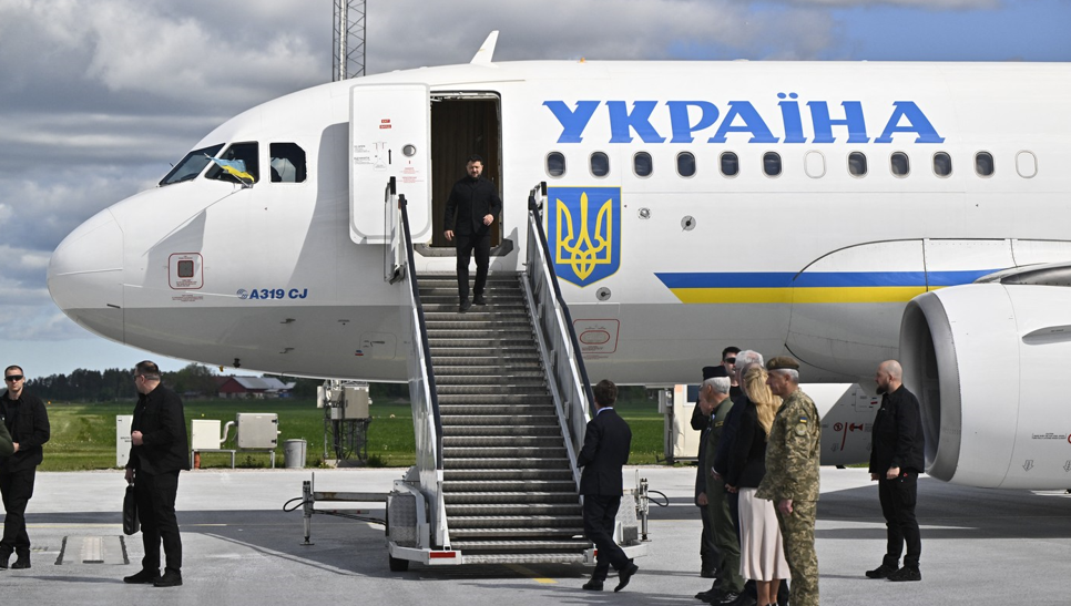 Avionul lui Volodimir Zelenski, la un pas de coliziune cu o dronă după decolarea din Republica Moldova