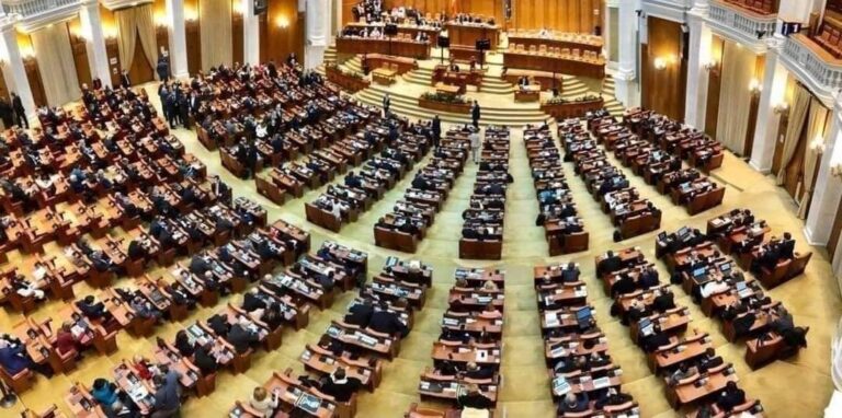 Camera Deputaților a format un grup de lucru pentru reducerea la 300 de parlamentari