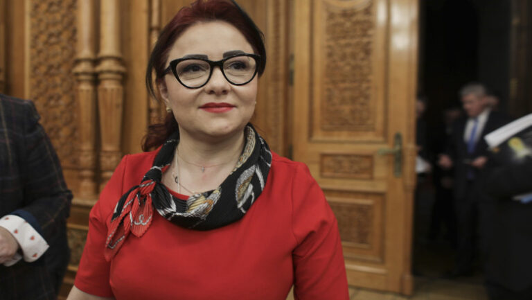 Cristina Trăilă a ajuns la DNA Iași pentru audiere