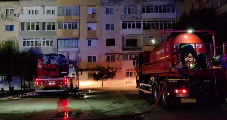 Incendiu într-un bloc de locuințe din Balș: Zeci de persoane evacuate, autoritățile promit sprijin