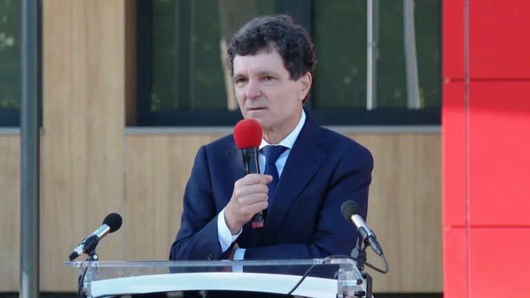 Nicușor Dan, la inaugurarea spitalului modernizat din Bistrița-Năsăud