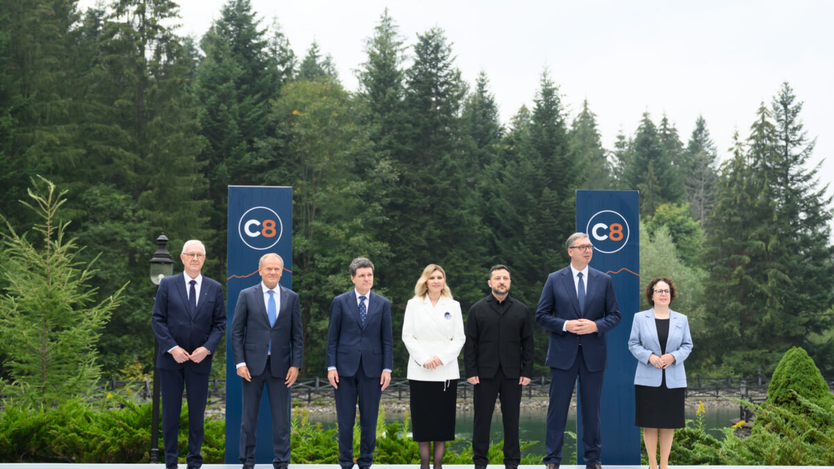 Nicușor Dan: MAE investighează închiderea clasei românești din Orlivka