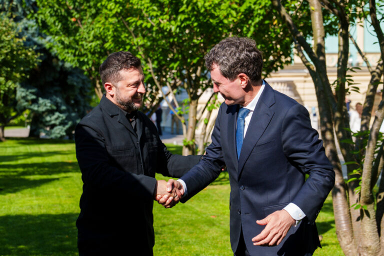 Nicușor Dan participă la summitul Inițiativei pentru integrare carpatică