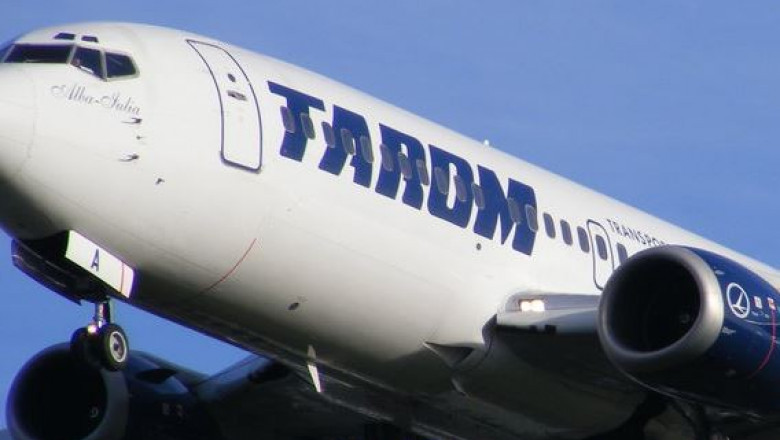 Primul Boeing 737 Max 8 din flota TAROM, botezat „Mircea Lucescu”, a ajuns la București