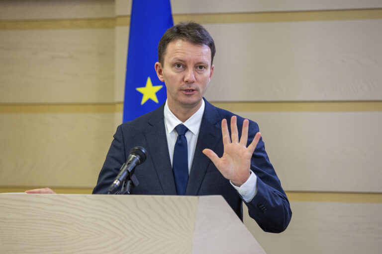 Siegfried Mureșan spune că Bolojan „a aprins lumina în cămara cu șmecherii”