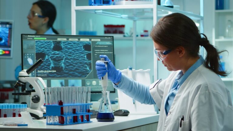 Studiu: 2,3 milioane de cazuri de cancer au legătură cu infecții