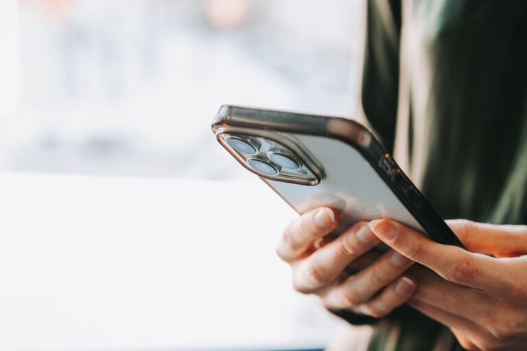 Telefoane second-hand, vândute ca noi în 19 țări europene