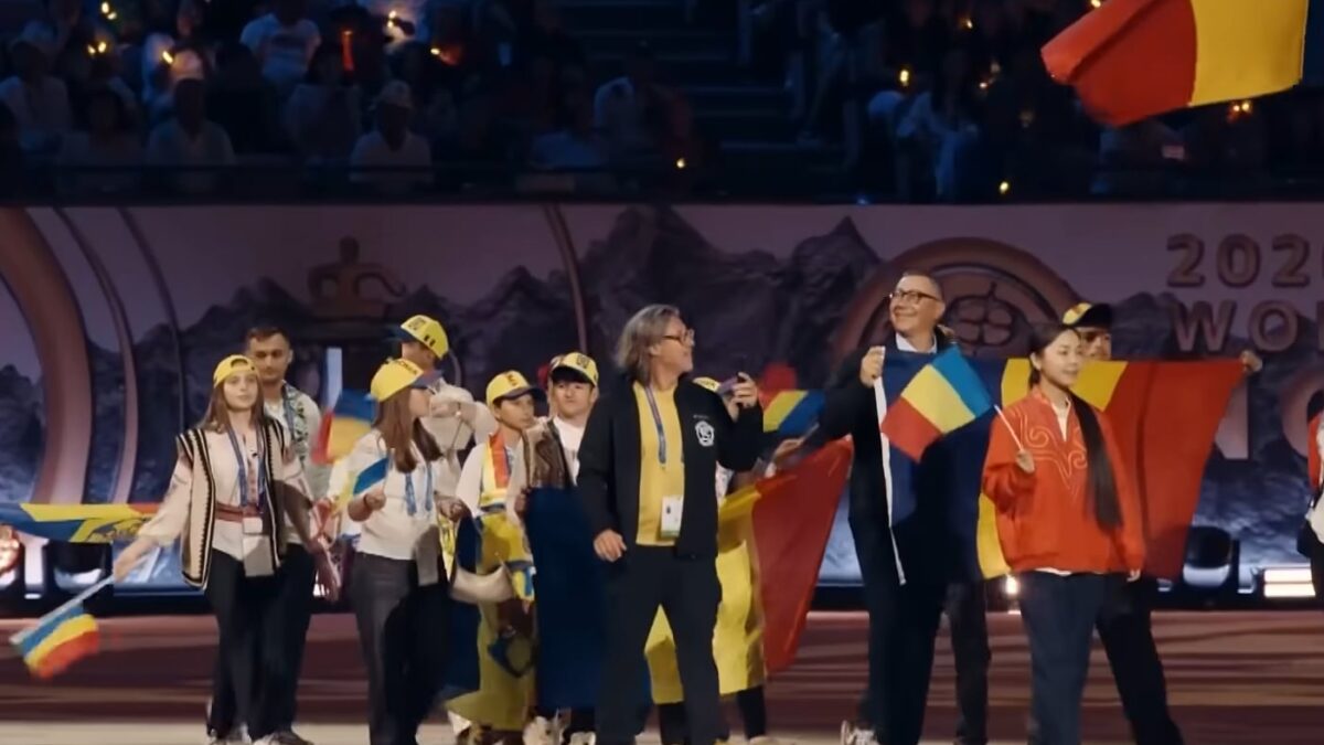 Victor Ponta a participat la deschiderea Jocurilor Nomade din Bișkek, unde a fost prezent și Vladimir Putin
