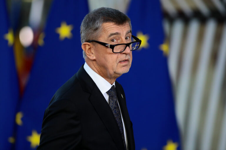 Andrej Babis critică acordul SUA-Rusia pentru motorină