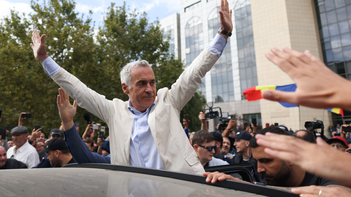 Călin Georgescu află miercuri dacă rămâne în arest preventiv