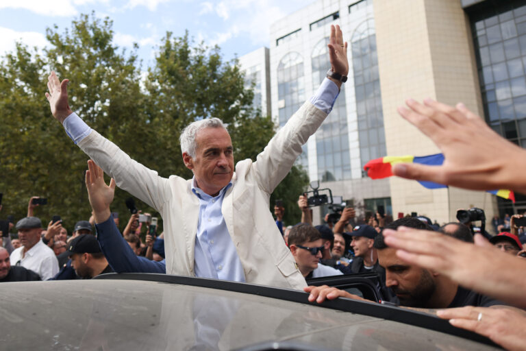 Călin Georgescu află miercuri dacă rămâne în arest preventiv