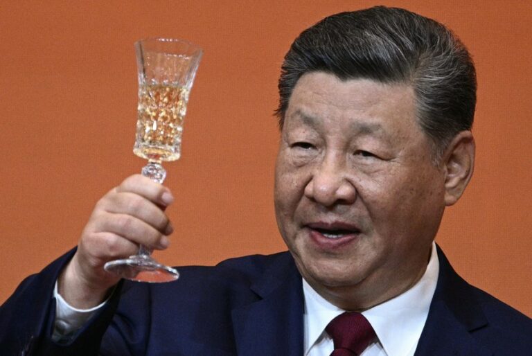 China a exclus 33 de oficiali din Partidul Comunist