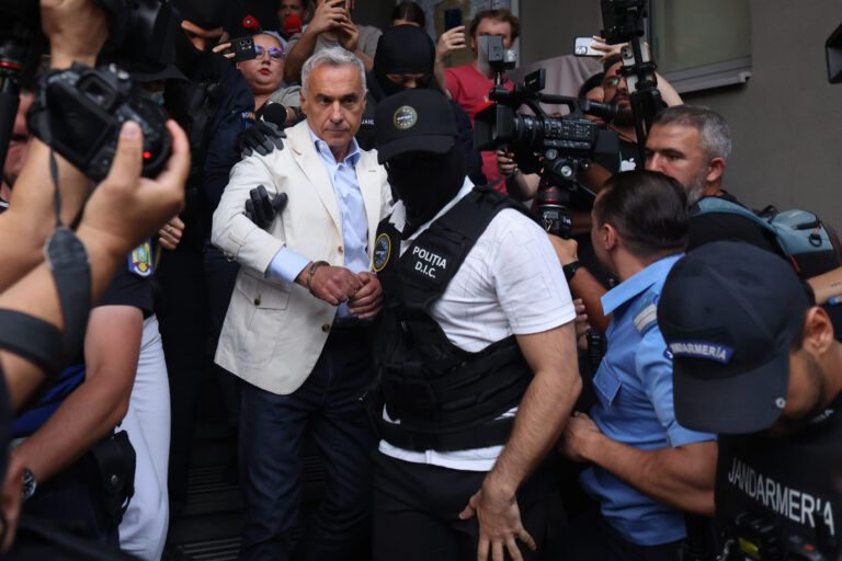 DIICOT a pus sechestru pe mai multe conturi ale lui Călin Georgescu