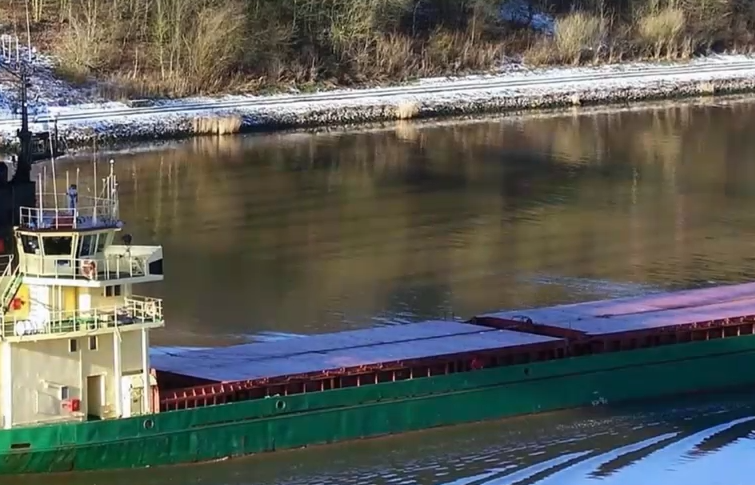 Două nave comerciale au fost lovite de drone în Marea Neagră