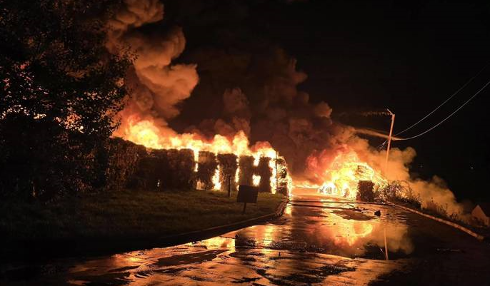 Incendiu la o stație de sortare-reciclare din Șura Mică, lângă Sibiu