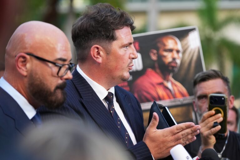 Joe McBride spune că Andrew Tate este grav bolnav în detenție