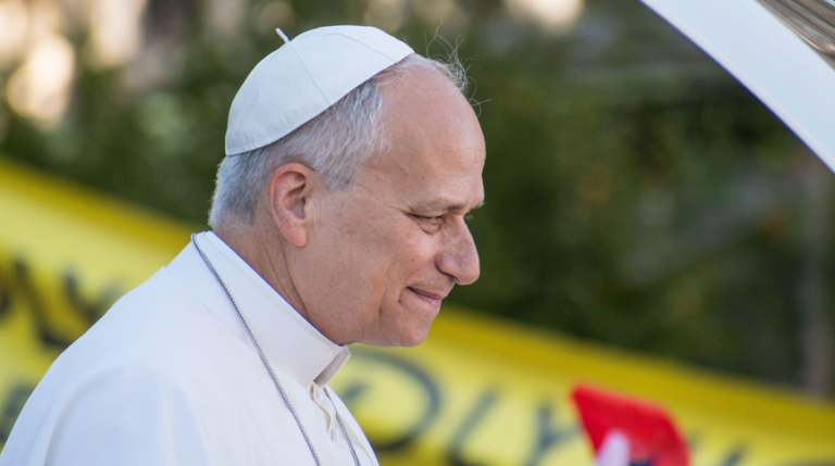 Papa Leon a fost diagnosticat cu adenocarcinom pulmonar