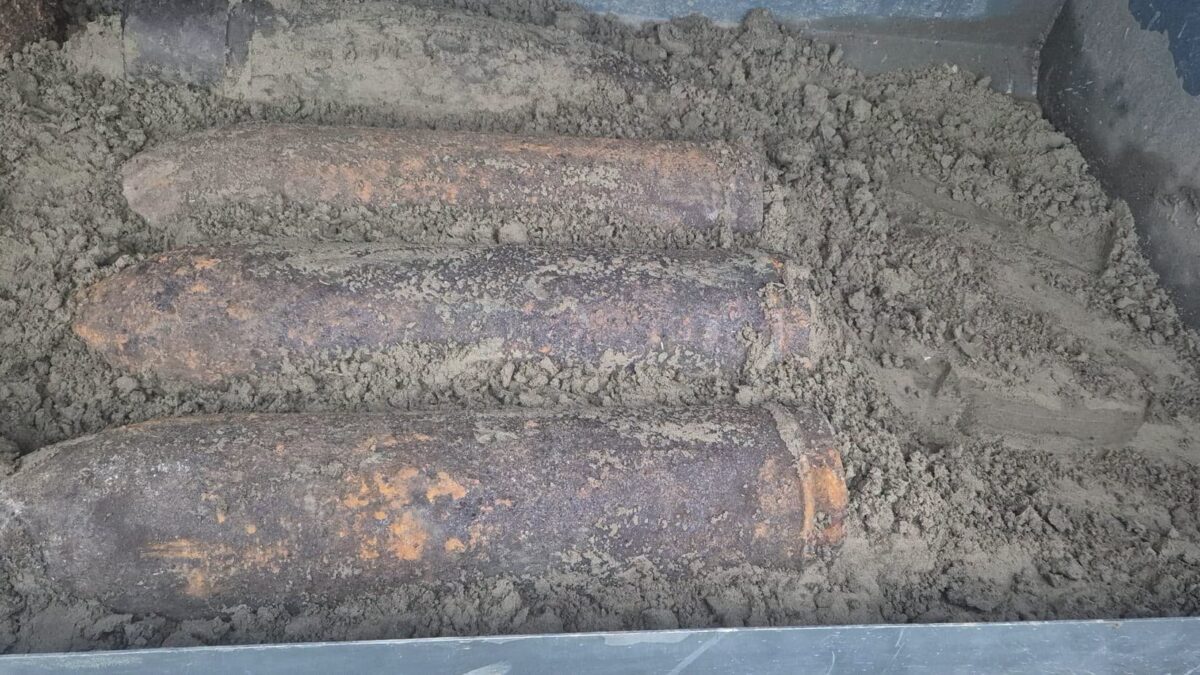 Patru proiectile explozive, găsite în județul Iași