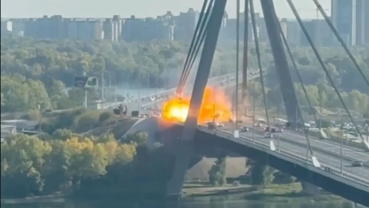 Podul de Nord din Kiev a fost lovit de o dronă rusească