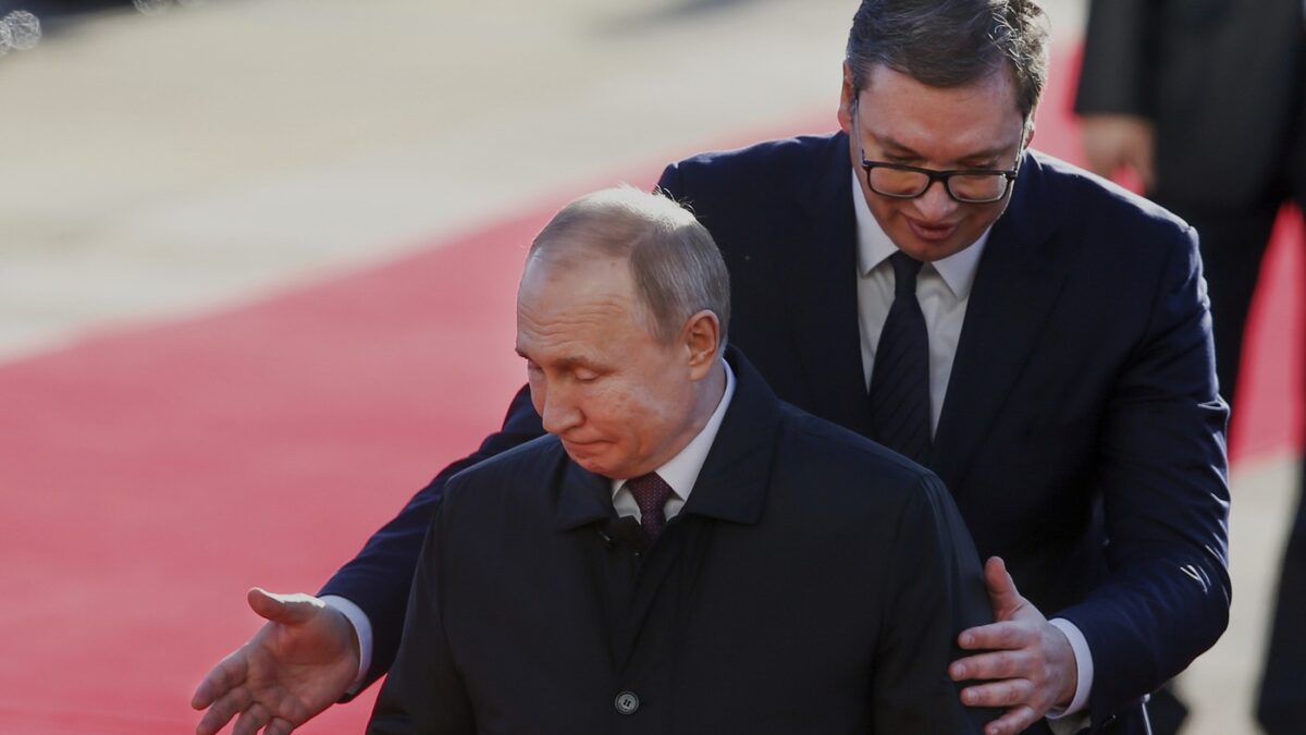 Rusia vrea să continue relațiile cu Serbia după înfrângerea lui Vucic