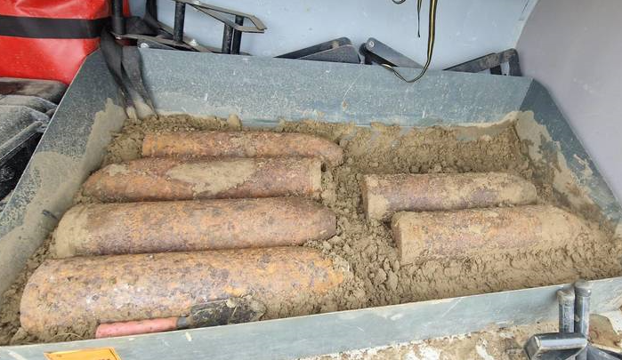 Șase proiectile de 150 mm, găsite pe traseul Autostrăzii A8